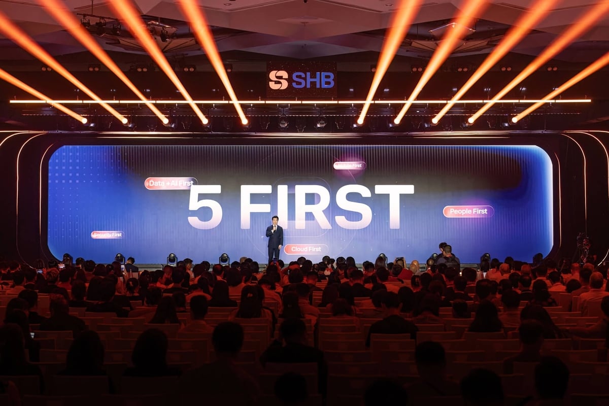 Trên nền tảng công nghệ, SHB ứng dụng '5 First tạo nền tảng cho việc xây dựng ngân hàng số hiện đại, an toàn và linh hoạt'. Ảnh: SHB.
