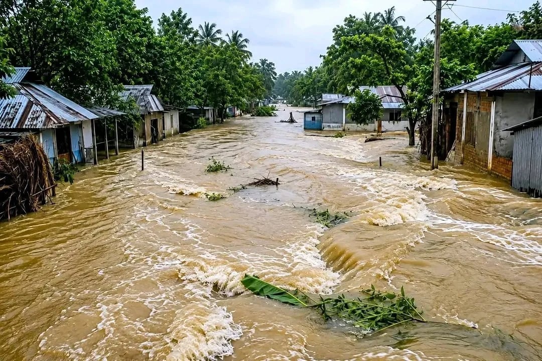 Lũ lụt nghiêm trọng đã nhấn chìm nhiều khu vực, khiến hàng triệu người mất nhà cửa và gây thiệt hại nặng nề trên diện rộng tại Bangladesh. Ảnh: X.