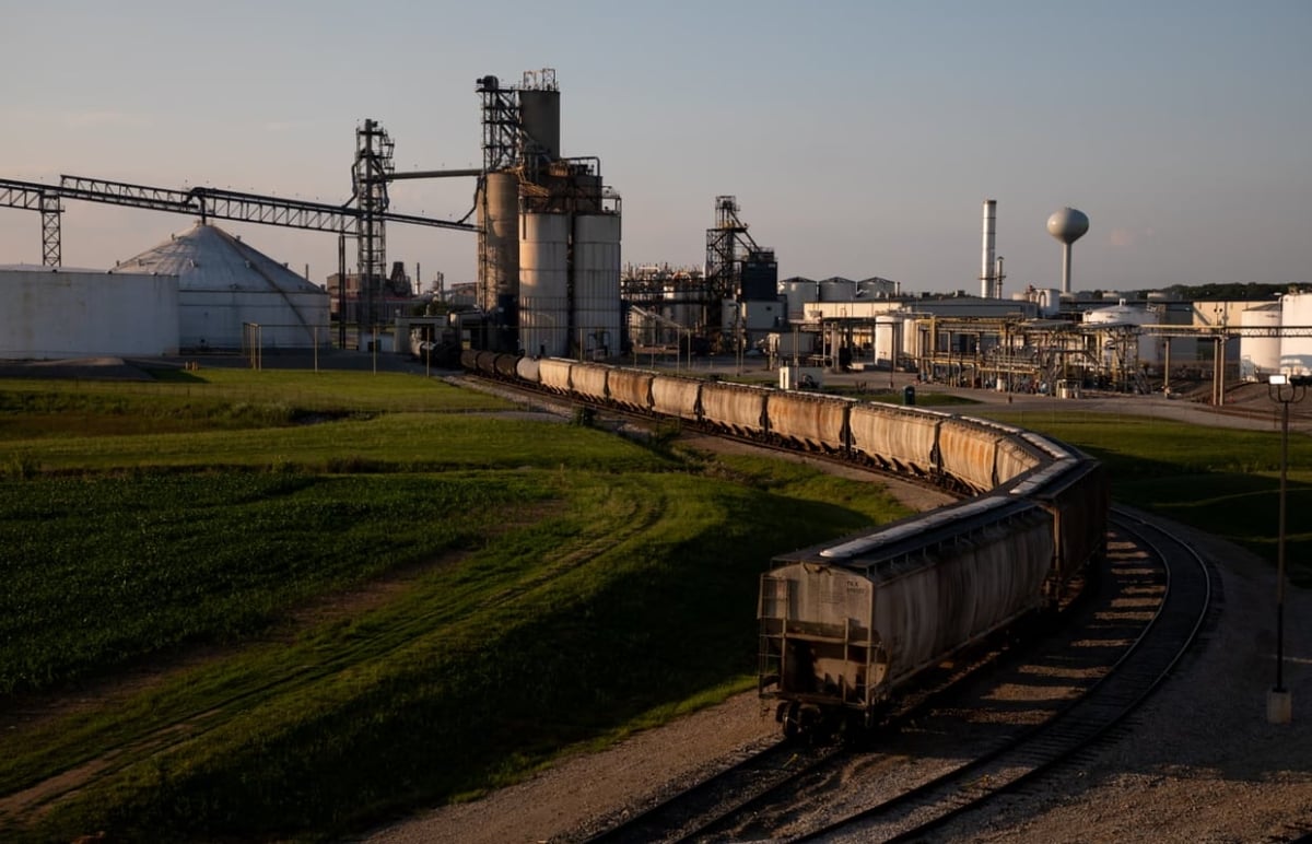 Nhà máy ethanol và kho chứa ngũ cốc của Andersons ở Clymers, bang Indiana (Mỹ). Ảnh: The Guardian. 