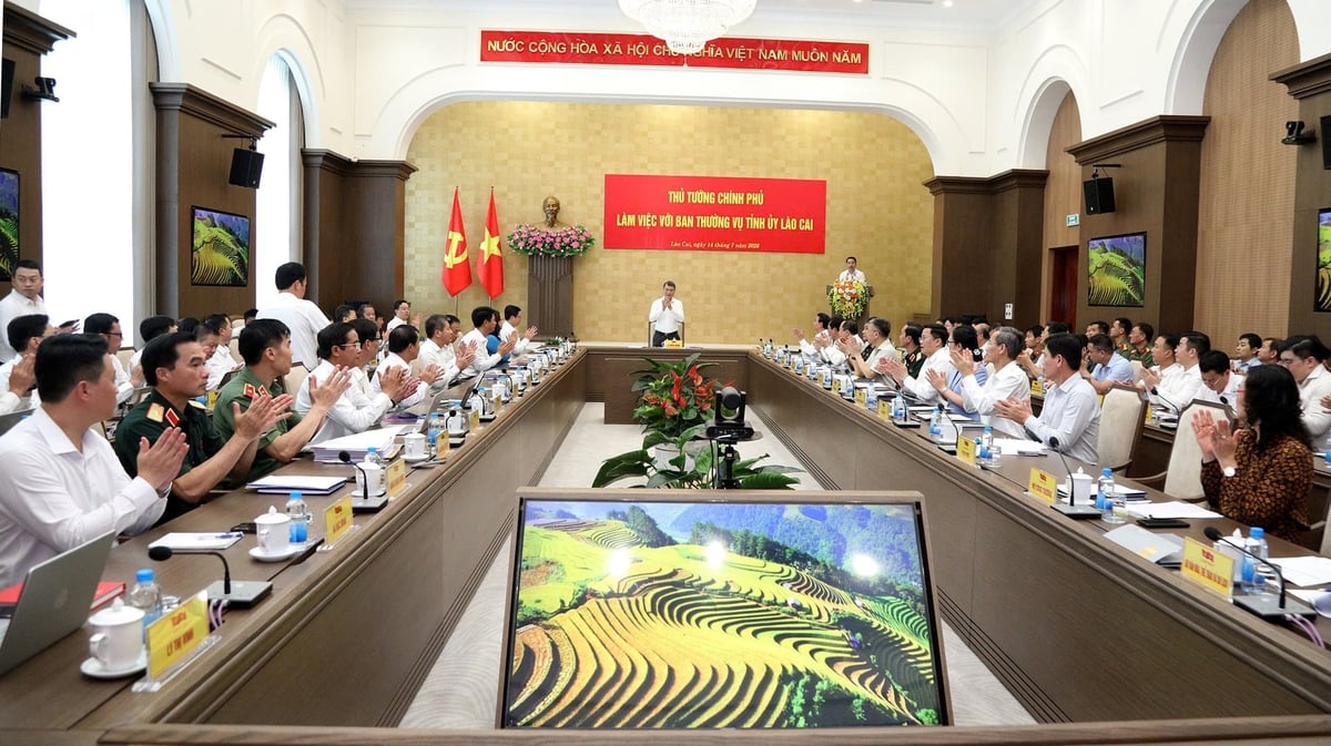 Sáng 14/7, Thủ tướng Chính phủ Lê Minh Hưng làm việc với Ban Thường vụ Tỉnh ủy Lào Cai. Ảnh: Thanh Ngà.