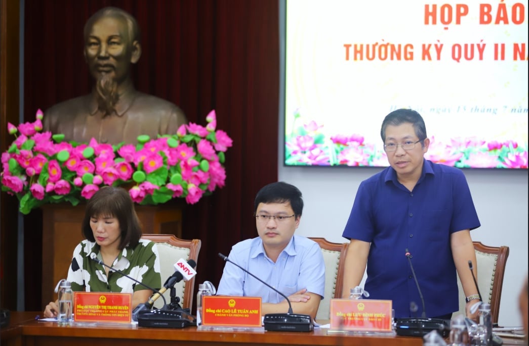 Cục trưởng Cục Báo chí Lưu Đình Phúc chia sẻ về việc bảo vệ chủ quyền trên không gian số. Ảnh: Cổng TTĐT Bộ VHTTDL.