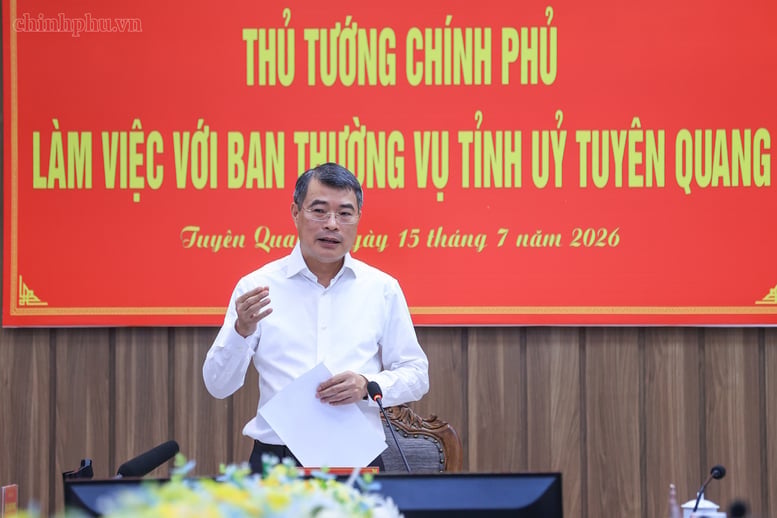 Thủ tướng Chính phủ khẳng định vụ việc vi phạm quy chế Kỳ thi tốt nghiệp trung học phổ thông năm 2026 xảy ra tại điểm thi của trường Trung học phổ thông chuyên Tuyên Quang có tính chất đặc biệt nghiêm trọng, ảnh hưởng đến tính nghiêm minh, công bằng của kỳ thi. Ảnh: VGP/Nhật Bắc.