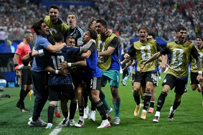 Niềm vui của các cầu thủ Argentina. Ảnh: FIFA.
