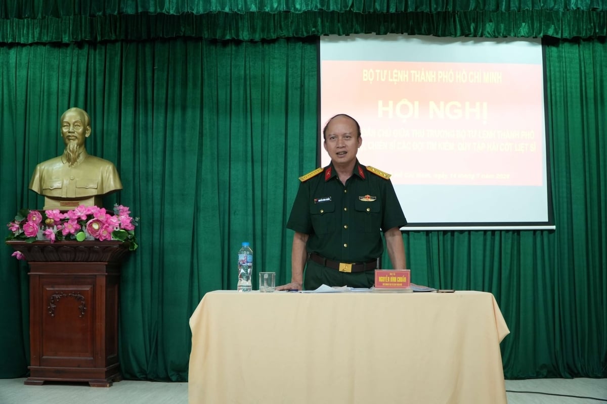 Đại tá Nguyễn Đình Chuẩn, Phó Chính ủy Bộ Tư lệnh thành phố phát biểu tại buổi đối thoại. Ảnh: Bộ Tư lệnh TP.HCM.