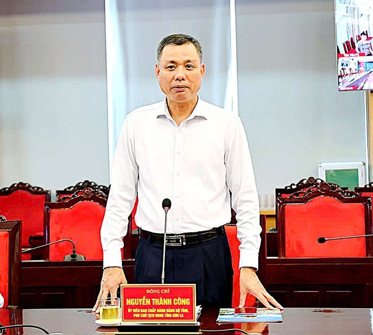 Ông Nguyễn Thành Công - Phó Chủ tịch UBND tỉnh Sơn La phát biểu tại buổi làm việc. Ảnh: EVNNPT.