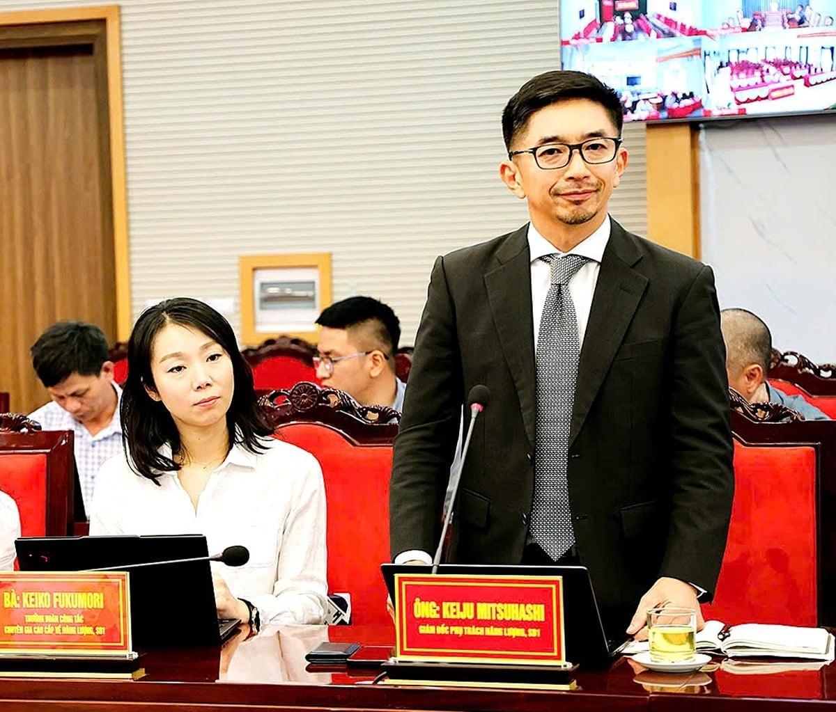Ông Keiju Mitsuhashi - đại diện đoàn công tác ADB phát biểu tại buổi làm việc. Ảnh: EVNNPT.