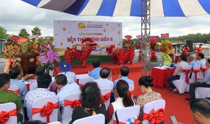 2-180028_563.jpg Các đại biểu tham dự Lễ khánh thành.