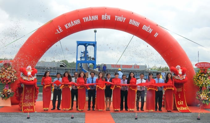 3-180122_570.jpg Cắt băng khánh thành Bến thủy Bình Điền II.