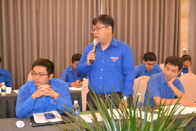 5-155254_258.jpg Đoàn thanh niên Sở NN&PTNT các tỉnh thành giới thiệu mô hình nông nghiệp hay và hiến kế cho công tác tái cơ cấu ngành nông nghiệp. Ảnh: Trần Trung.