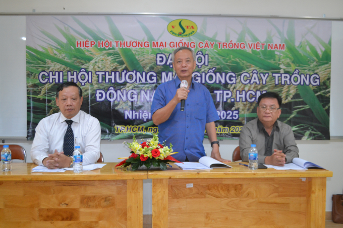 Đoàn Chủ tịch điều hành Đại hội. Ảnh: Trần Trung.