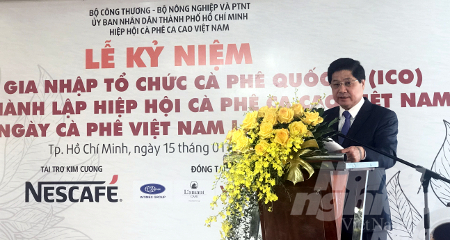 nganh-ca-phe-phat-trien-vuot-bac-trong-30-nam-qua-130743_20210115_663.jpg Thứ trưởng Lê Quốc Doanh đánh giá cao sự phát triển vượt bậc của ngành cà phê trong 30 năm qua. Ảnh: Thanh Sơn.