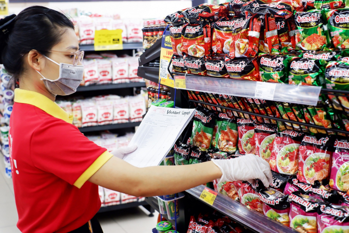 vinmart--3-105825_137.jpg Hàng hóa đa dạng phục vụ người tiêu dùng tại VinMart.