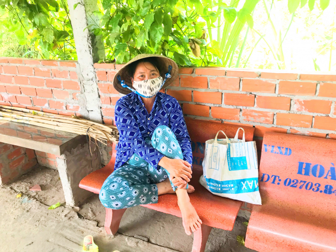 img_5441-143203_404.jpg Người dân phải mòn mỏi đợi chờ phà. Ảnh: Minh Đảm.