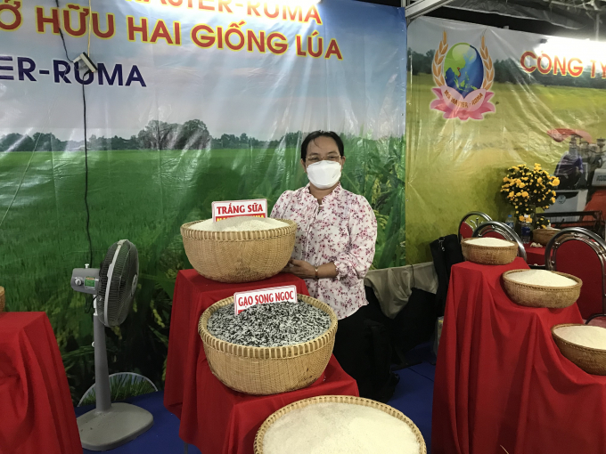 Gạo đa hai màu Song Ngọc do HTX Làng hữu cơ Hiếu Thuận (Vĩnh Long) lọt top 3 chung cuộc tại hội thi 'Gạo ngon thương hiệu Việt'. Ảnh: Minh Đảm.