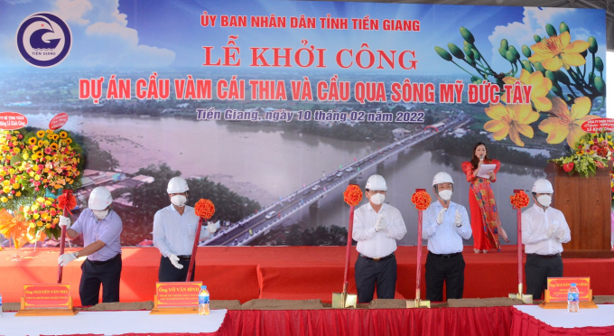 Lễ khởi công dự án cầu Vàm Cái Thia và cầu qua sông Mỹ Đức Tây. Ảnh: Minh Đảm.