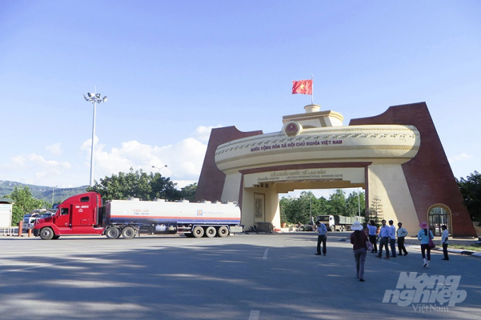 quang-tri-len-phuong-an-don-sinh-vien-lao-tro-lai-viet-nam-hoc-tap-075837_20200822_511.jpg Nhiều sinh viên Lào trở lại Việt Nam học tập sẽ nhập cảnh qua cửa khẩu quốc tế Lao Bảo, tỉnh Quảng Trị. Ảnh: CĐ.