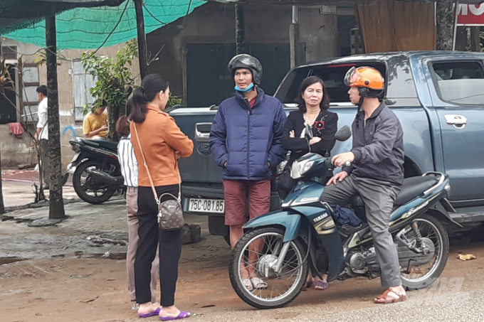 af1f1a29f72609785037-1-133831_569.jpg Người nhà của các chiến sĩ có mặt tại hiện trường vụ sạt lở thủy điện Rào Trăng 3 với tâm trạng đầy lo lắng. Ảnh: Tiến Thành.