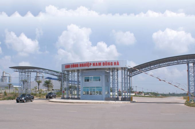 cong-chi-kcn-nam-dong-ha-212121_768.jpg Một khu công nghiệp ở tỉnh Quảng Trị. Ảnh: QT.