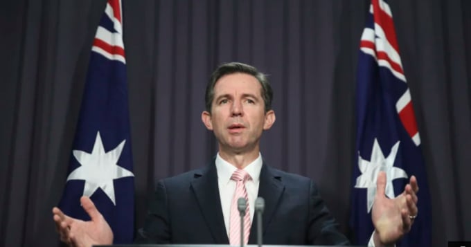screenshot_1608279457-152629_20.jpeg Bộ trưởng Thương mại Australia Simon Birmingham. Ảnh: SMH