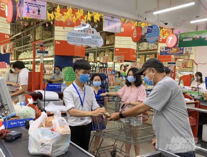 6-thang-dau-nam-2020-tp-can-tho-co-tong-muc-thuong-mai-ban-le-dat-tren-55180-ty-dong-tang-06-so-cung-ky-2019--anh-ht-155500_63.jpg 6 tháng đầu năm 2020 TP Cần Thơ có tổng mức thương mại bán lẻ đạt trên 55.180 tỷ đồng, tăng 0,6% so cùng kỳ 2019. Ảnh: HT.