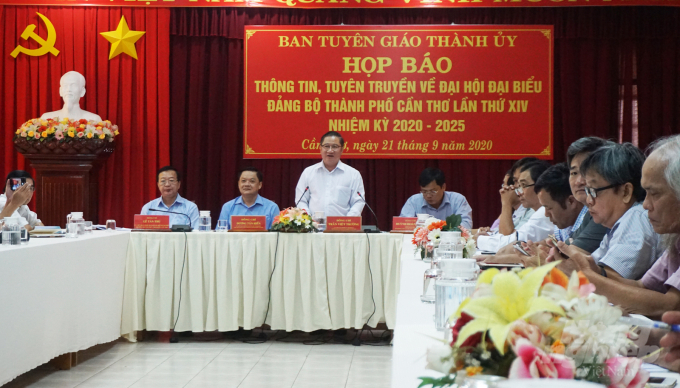 buoi-hop-bao-ve-cong-tac-to-chuc-dai-hoi-dai-bieu-dang-bo-tp-can-tho-lan-thu-xiv--anh-hd-154758_61.jpg Buổi họp báo về công tác tổ chức Đại hội Đại biểu Đảng bộ TP Cần Thơ lần thứ XIV. Ảnh: HĐ.