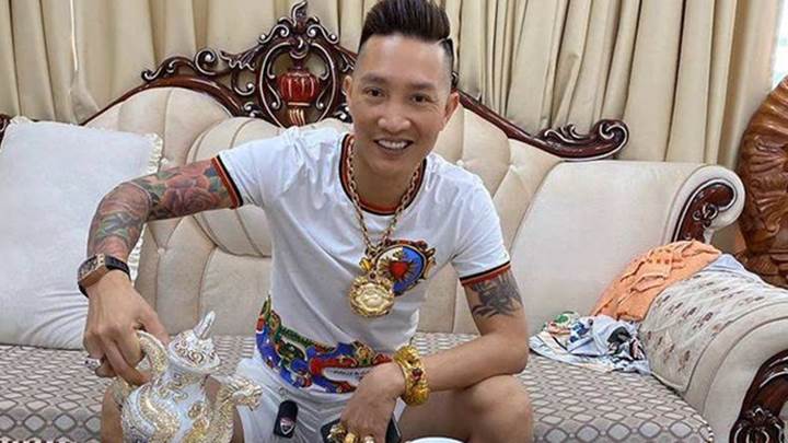 huan-hoa-hong_nongnghiep-213045_551.jpg Huấn Hoa Hồng (hay Bùi Xuân Huấn) nổi lên nhờ khoe của và những phát ngôn ngông trên Facebook