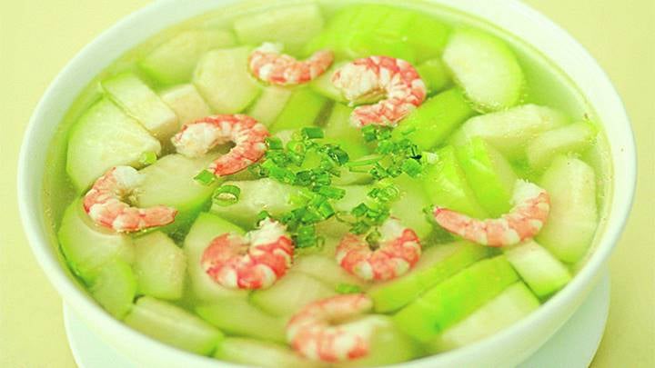 Hướng dẫn chi tiết cách làm món Canh bí đao xanh tôm tươi