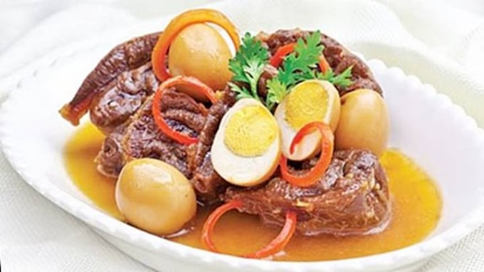 Món ngon mỗi ngày - Hướng dẫn chi tiết cách làm món Vịt quay kho trứng cút