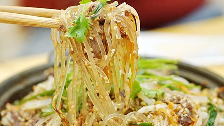 Hướng dẫn làm món ngon mỗi ngày với món miến trộn thịt bò
