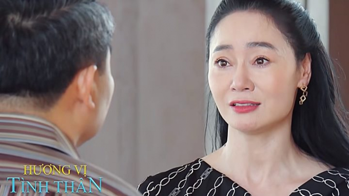 huong-vi-tinh-than-phan-2-tap-30_nongnghiep-3-175059_876.jpg Bà Xuân mỉa mai ông Khang khi gặp phụ nữ lạ. Ảnh chụp màn hình