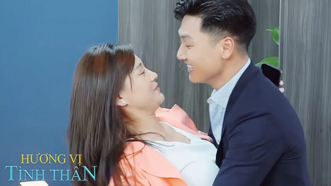 huong-vi-tinh-than-phan-2-tap-30_nongnghiep-4-175219_226.jpg Long hí hửng khi Nam mang đồ ăn đến. Ảnh chụp màn hình