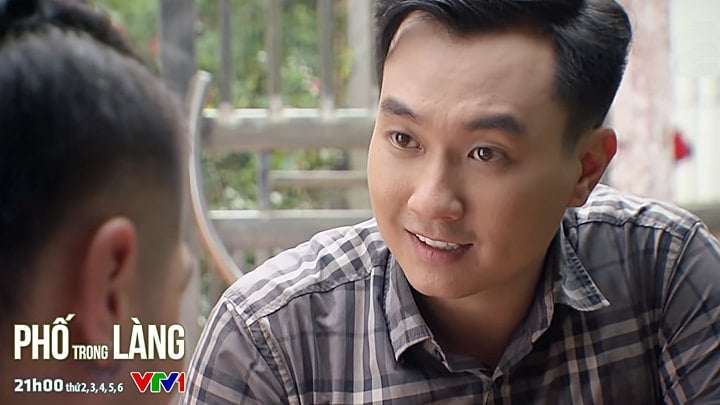 pho-trong-lang-tap-19-vtv1-3-172740_139.jpg Nam nghi ngờ Tiến là thủ phạm của vụ trộm cắp. Ảnh chụp màn hình
