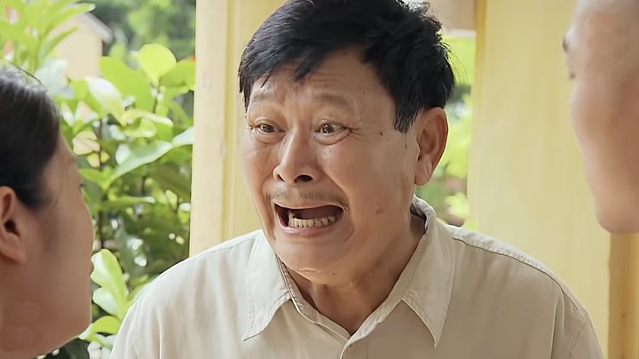 pho-trong-lang-tap-21-vtv1-6-160217_216.jpg Ông Trung xuất hiện yêu cầu chị Thương không làm loạn. Ảnh chụp màn hình