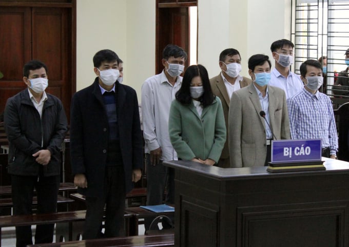 Các bị cáo tại tòa. Ảnh: NH.