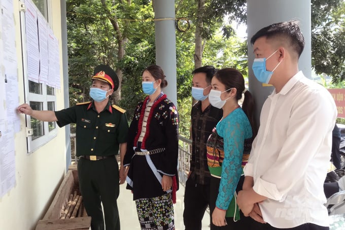 z2507386947013_c76043429b5b5981143f8bf08e5f2946-083330_893.jpg Cử tri thuộc vùng đồng bào dân tộc thiểu số tỉnh Thanh Hóa nô nức đi bầu cử. Ảnh: VD.