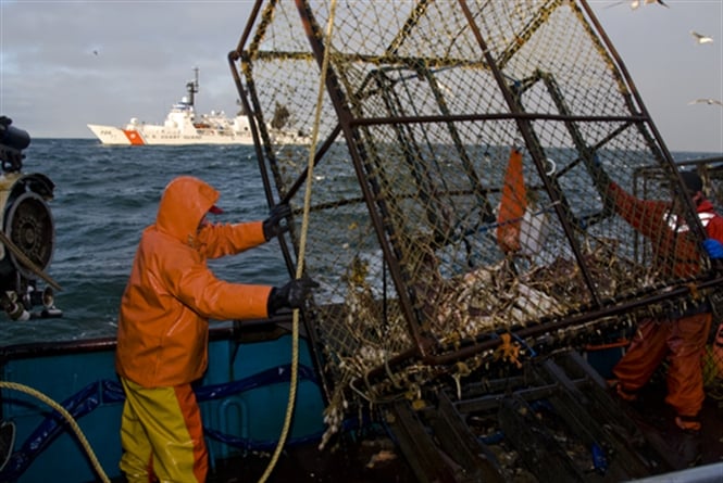 14-00-08_081119-g-5394s-005-fishing-vessel-bording