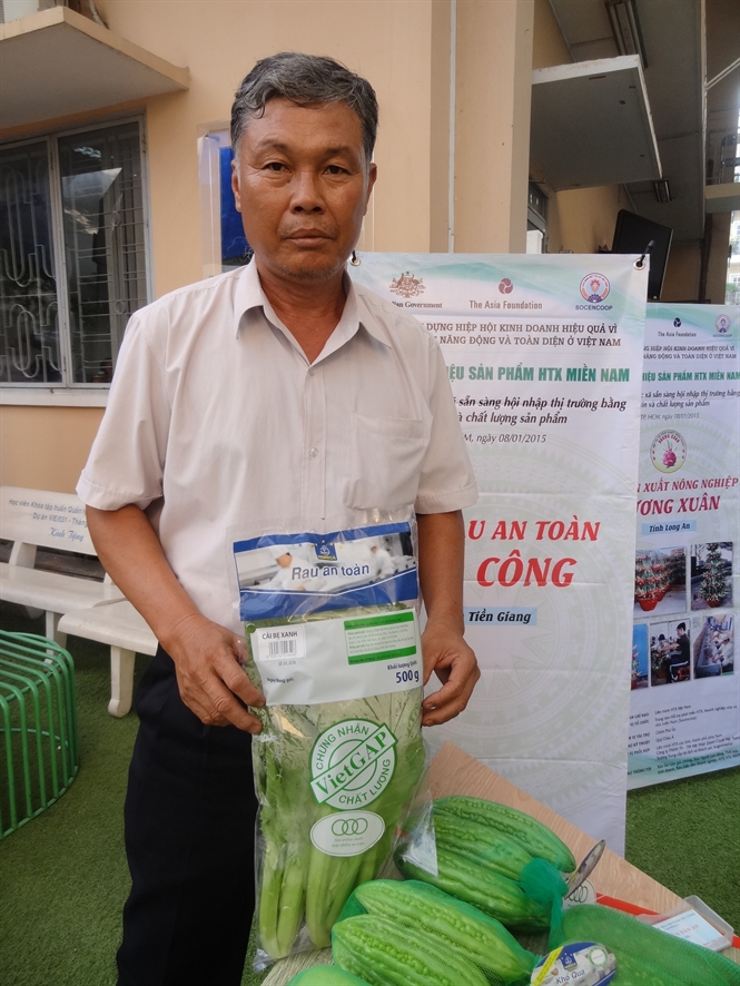 22-22-52_nh-ru-vietgp-go-cong