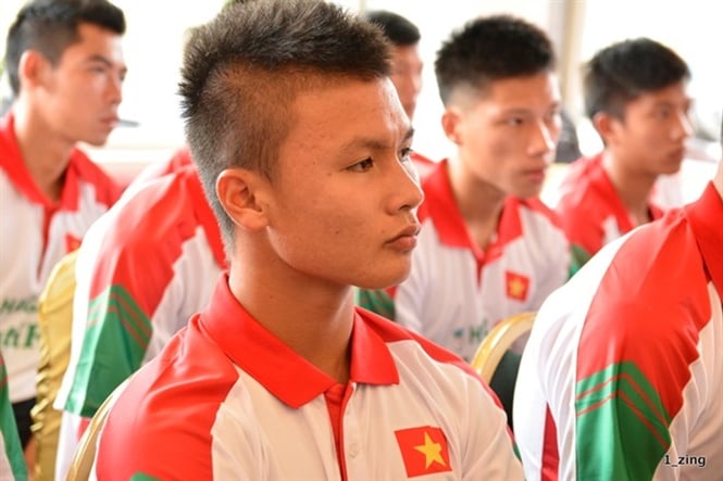 17-16-48_qung-hi-u19