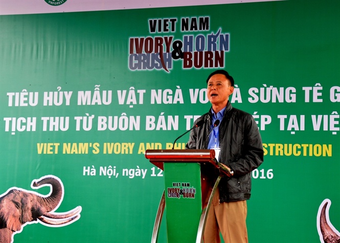 18-48-01_tieu-huy-ng-voi-1