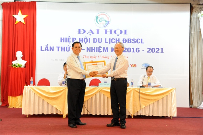 07-28-55_nh-1-ong-trn-viet-phuong-ti-dc-cu