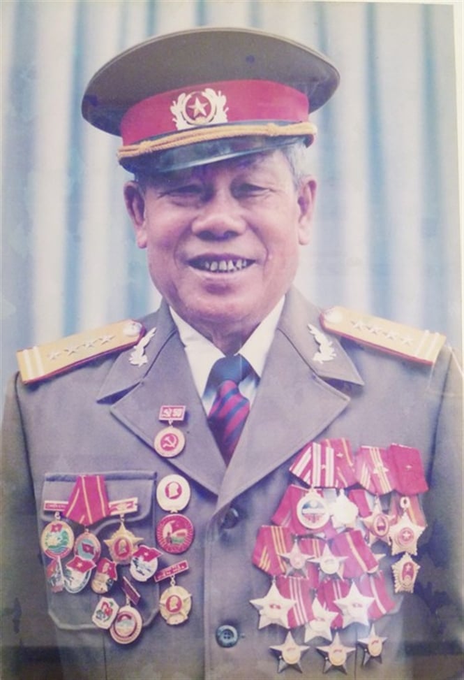 b-hung170118894