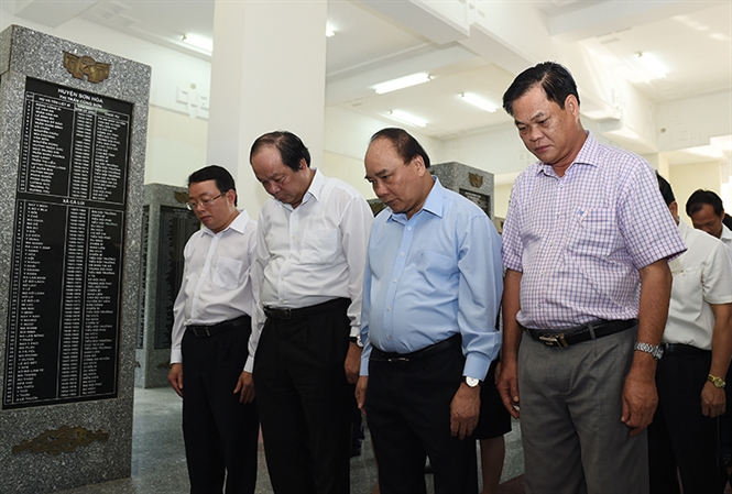 18-32-45_1-thu-tuong-dng-huong-tuong-niem-ti-di-tuong-niem-liet-sy-nui-nhn