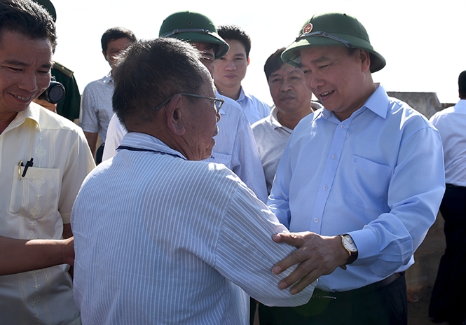 18-32-45_10-thu-tuong-kho-st-cong-trinh-ke-chong-xoi-lo-bo-bien-thm-hoi-b-con-di-phuong