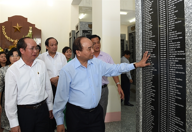 18-32-45_2-thu-tuong-dng-huong-tuong-niem-ti-di-tuong-niem-liet-sy-nui-nhn