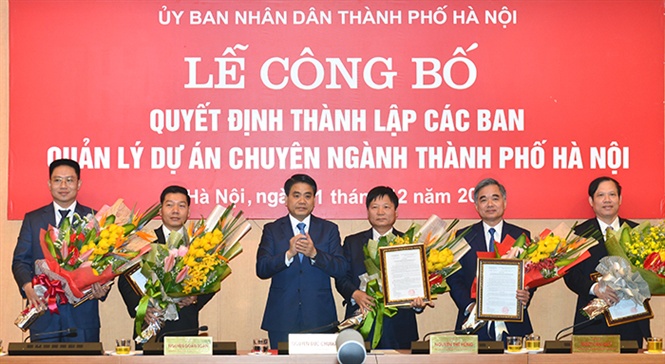 19-06-22_le_cong_bo_quyet_dinh_thnh_lp_5_bn_qun_ly_du_n_cu_thnh_pho_h_noi_su_khi_sp_nhp_26_bqld