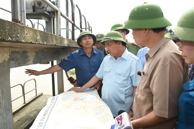 15-52-37_ttg_nguyen_xun_phuc_v_bo_truong_nguyen_xun_cuong_thi_st_vung_lu_ninh_binh