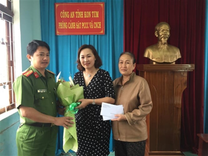 13-35-52_nh_thong_tr_li_so_tien_22_trieu_dong_cho_b_tho