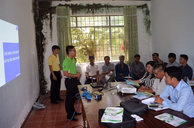 12-01-02_cn_bo_ky_thut_cu_cty_tnhh_sitto_vn_tro_doi_voi_nong_dn_ve_quy_trinh_su_dung_khong_ultr_green_tren_dt_phen_trong_lu_ti_buoi_tp_hun_1