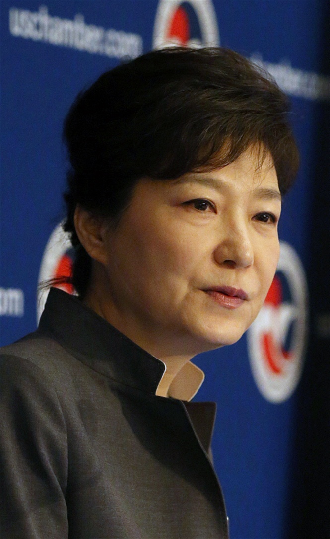 13-51-57_prk_geun-hye_8724400493_cropped