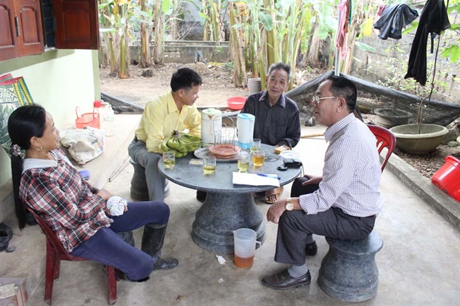 10-23-26_chu-tich-v-dn-x-nghi-khnh-tro-doi-voi-phong-vien-nnvn-ve-tinh-hieu-qu-cu-cy-chuoi-trong-vuon-ho